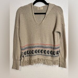 Hollister V-Neck Sweater with Fringe Size Medium
